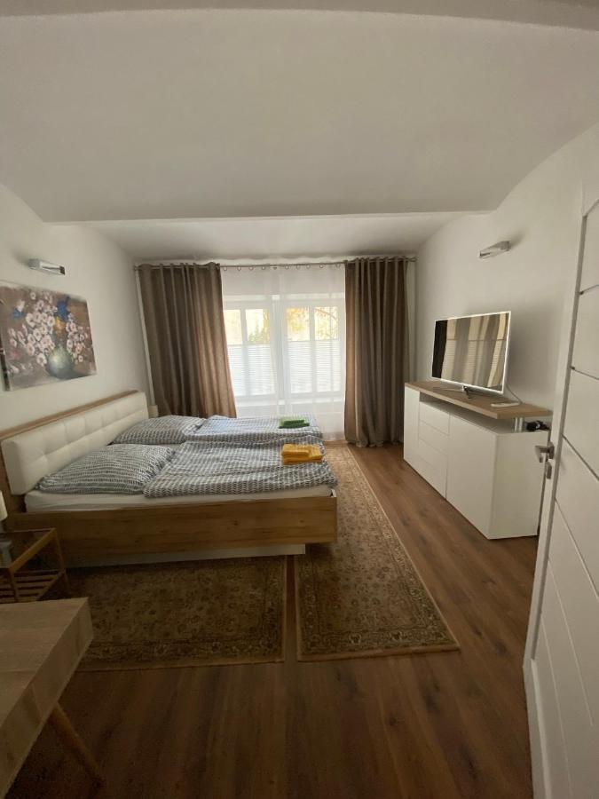 Dana'S Apartment Beim Augarten Виена Екстериор снимка
