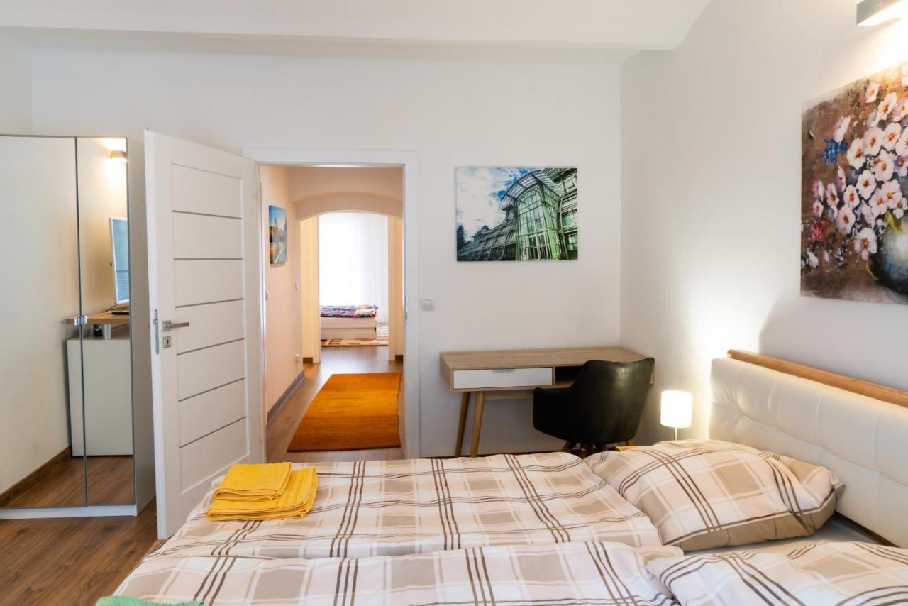 Dana'S Apartment Beim Augarten Виена Екстериор снимка