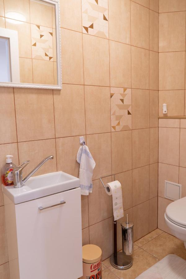 Dana'S Apartment Beim Augarten Виена Екстериор снимка