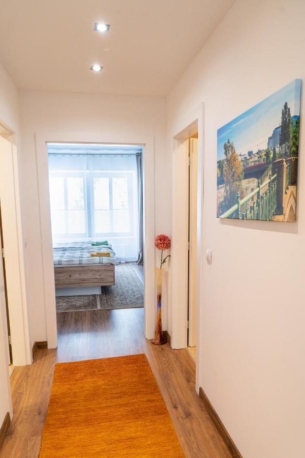 Dana'S Apartment Beim Augarten Виена Екстериор снимка